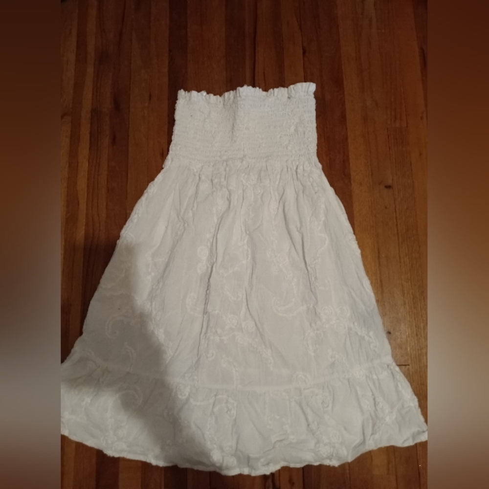 Love Stitch Strapless White Dress